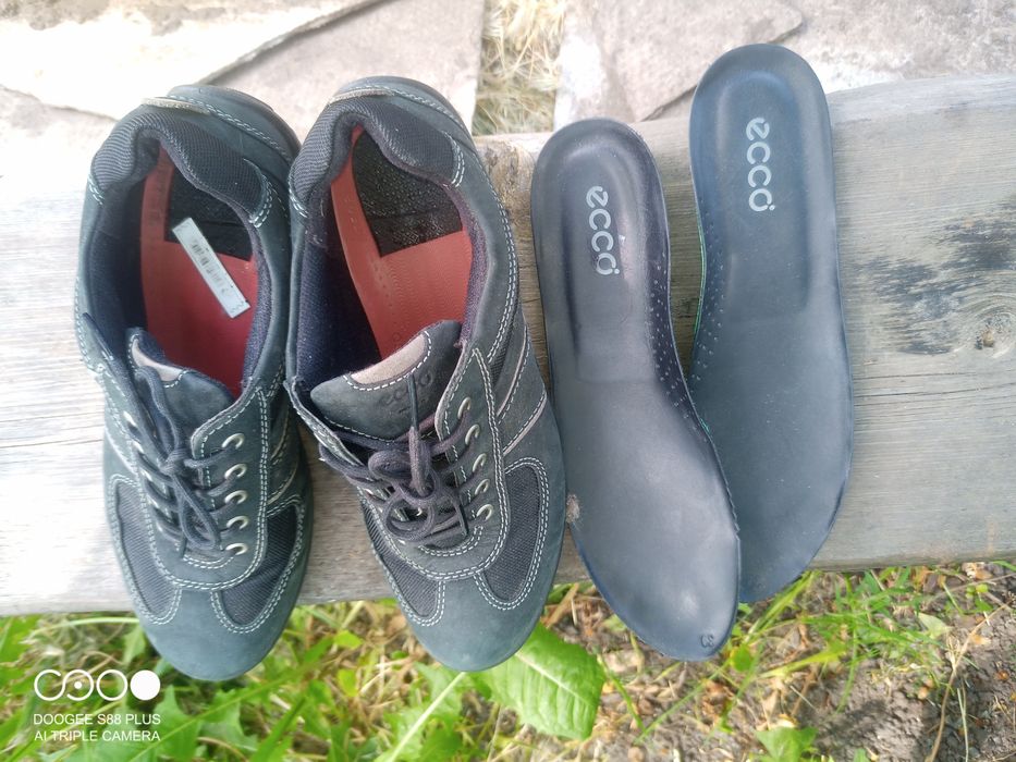 Продам кросовки Ecco