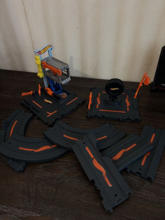 Оригінальні треки Hotwheels