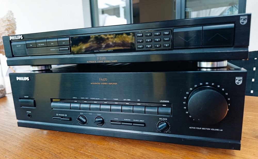 Philips FA 670 wzmacniacz Stereo + Tuner