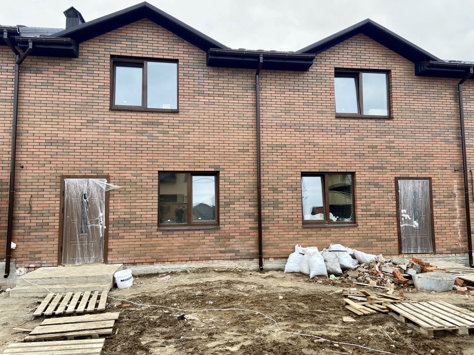 Таунхаус з Комунікаціями