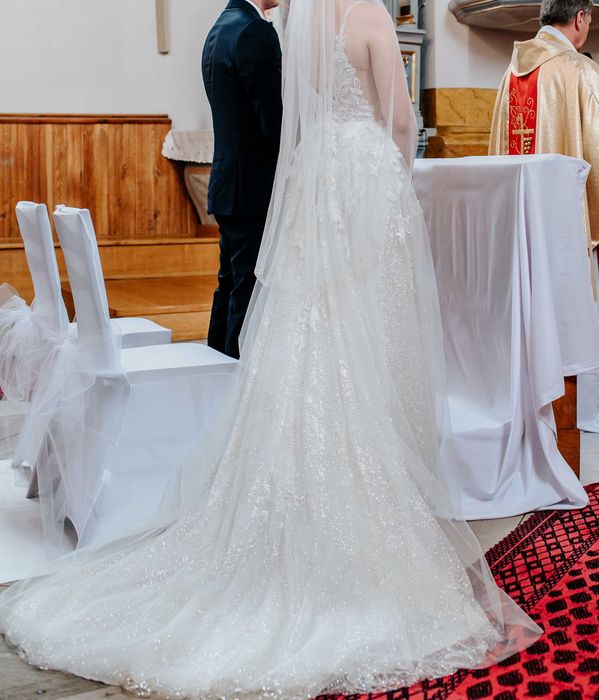 Liretta Liberica, Suknia ślubna, literka A, księżniczka, odkryte plecy