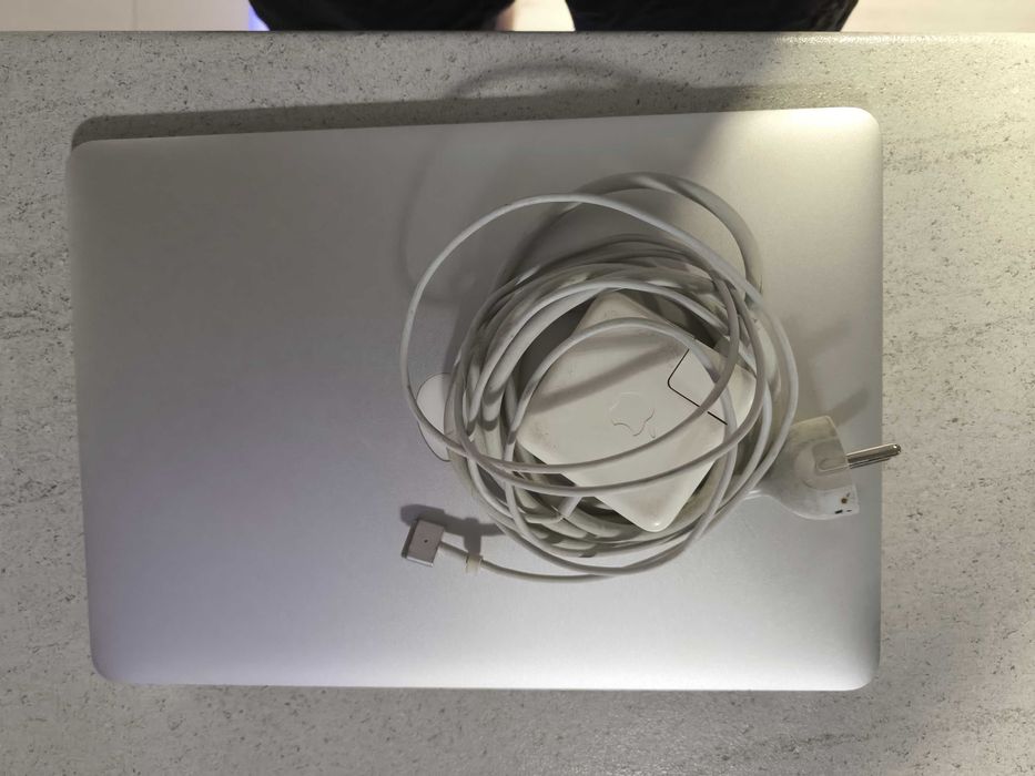 Laptop Apple Macbook Air 13 i5 / 4GB / 120 SSD