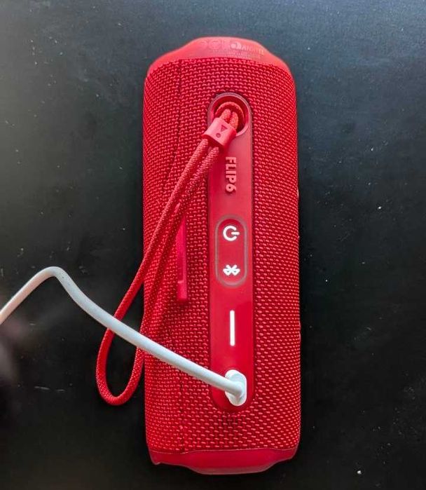 JBL Flip 6 Vermelha (Original - Versão TL)