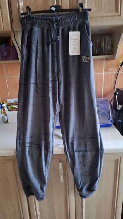 Spodnie dresowe damskie