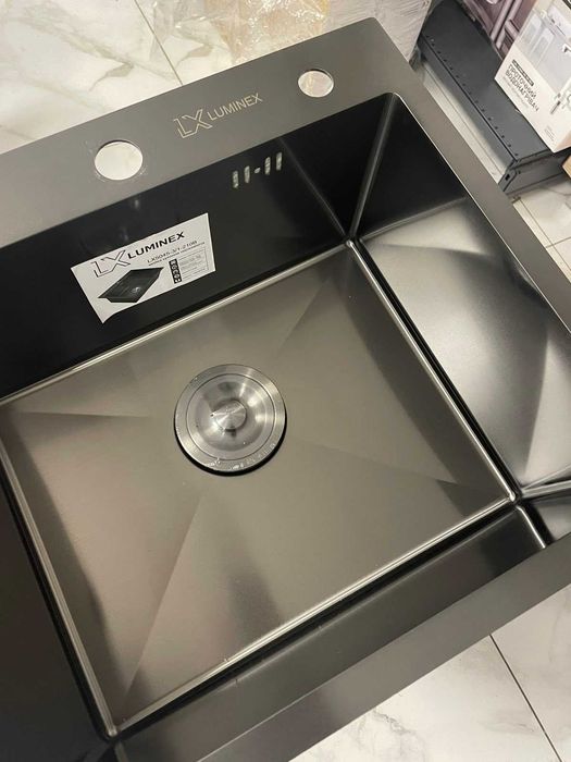 Мойка Luminex 5045 см 3,0/1,0 мм и кран выдвижной Luminex из латуни.