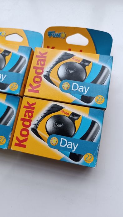 Máquinas fotográficas descartáveis Kodak Day seladas