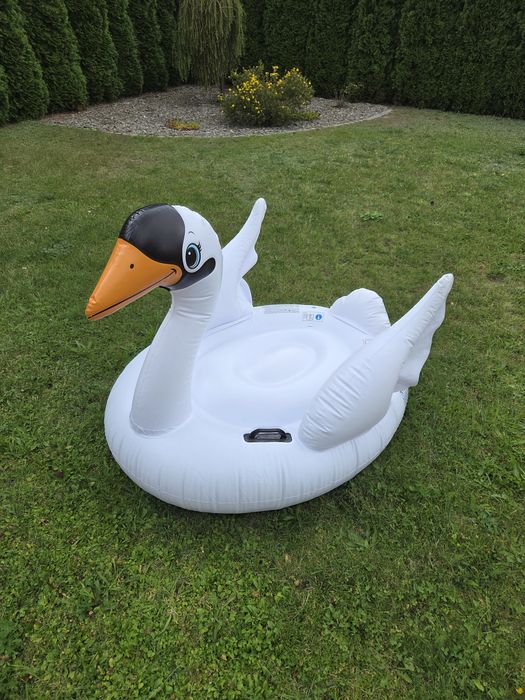 Dmuchany materac łabędź 130x102x99 cm Intex