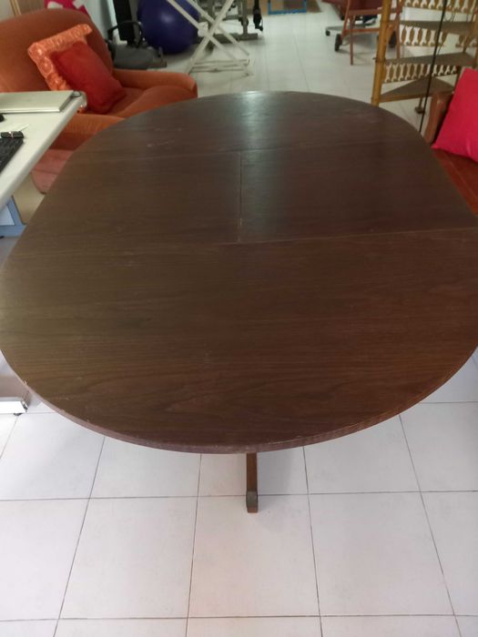 Mesa de jantar extensível em cerejeira e 6 cadeiras