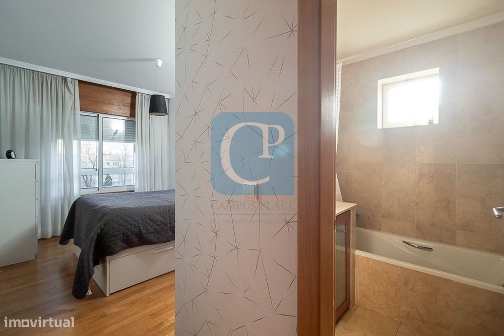 Apartamento T2 para arrendar em Lordelo do Ouro, Porto