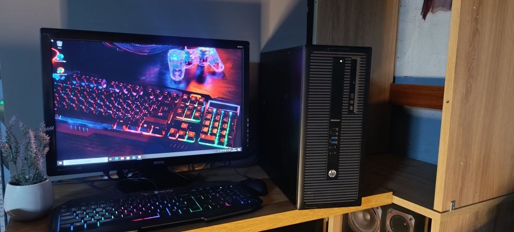 Komputer Intel core i7 , 16 GB Ram , SSD 256gb, +500gb, plus  duży Monitor 22 cale, komplet