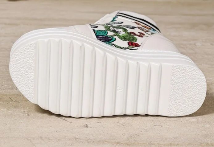 Ботинки ботильены на высокой платформе 39-39,5