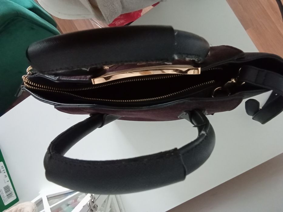 Torebka do ręki. River island. Czarna z dodatkowym długim paskiemi