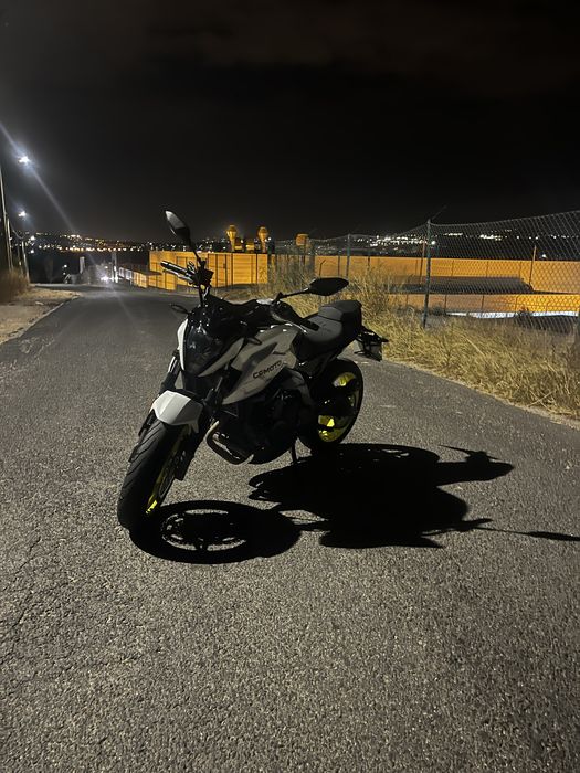 CF MOTO 650 NK 4000 km