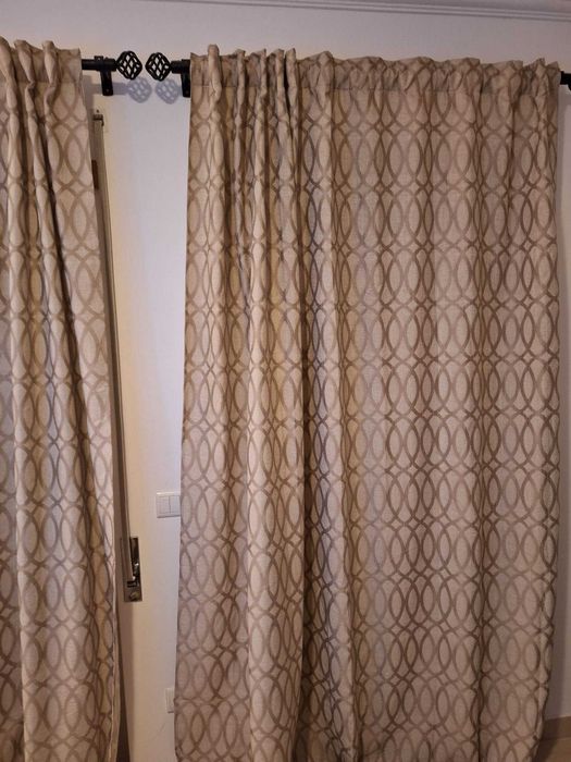 Cortinados com padrão dourado - Leroy Merlin - excelente estado