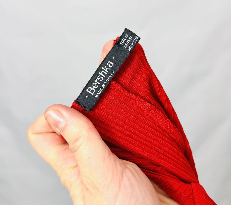 Czerwona sukienka z wiązanym dekoltem S 36