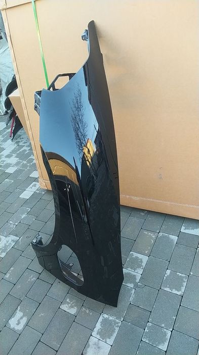 Porsche taycan крило передне ліве