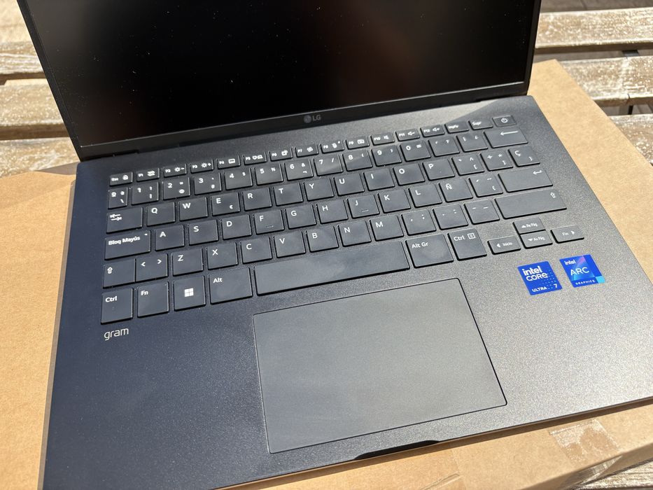 LG Gram 14Z90S | intel core Ultra 7 | 16gb Ram | 512gb