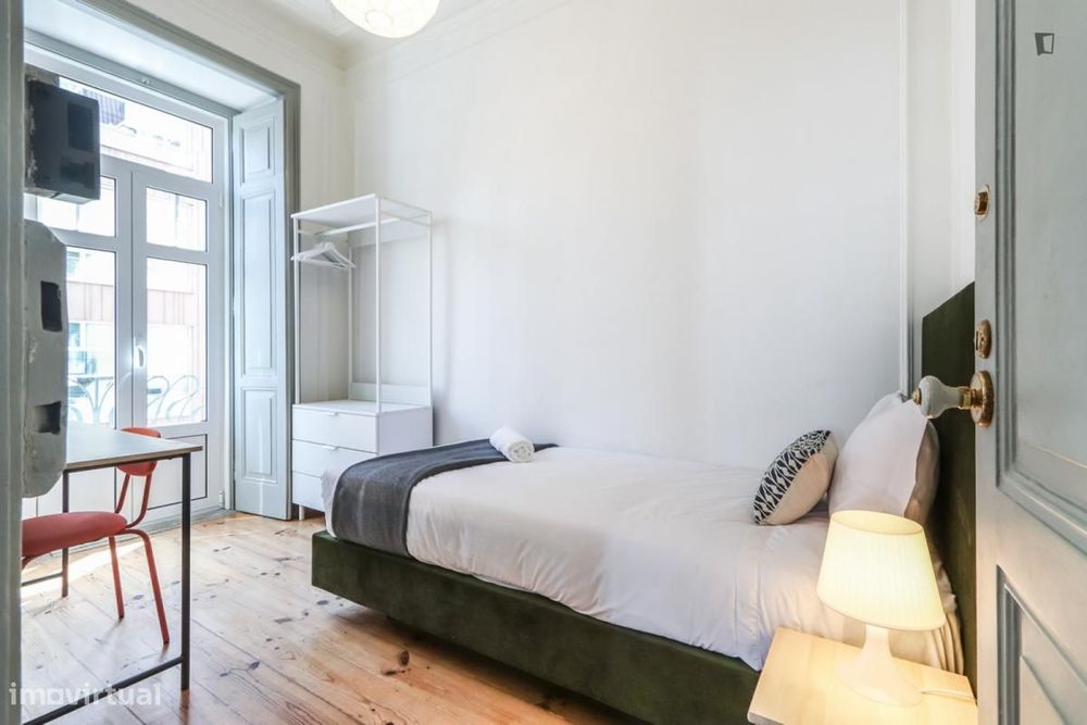 Quarto - localizado em Campo de Ourique Lisbon