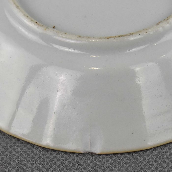 Taça e pires Porcelana China, Qianlong, decorada na Holanda–Sec. XVIII