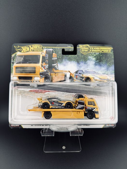 Hot Wheels Premium Team Transport Toyota GR Supra MK5