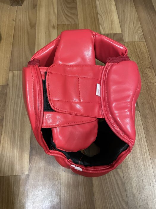 Боксерский шлем Everlast красный