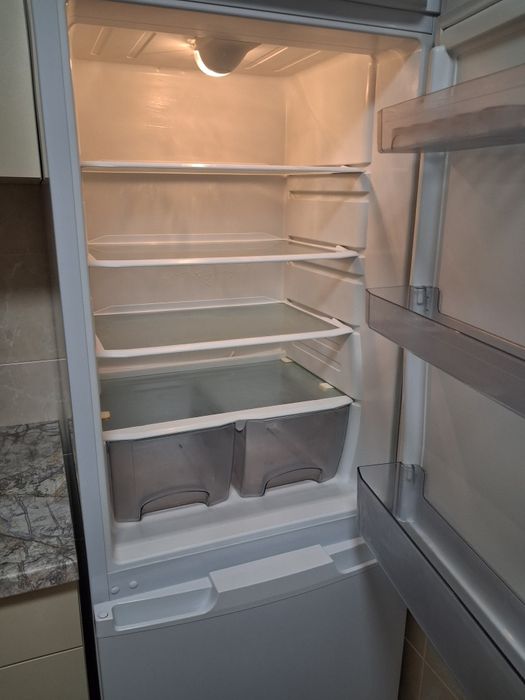 Продам холодильник Atlant