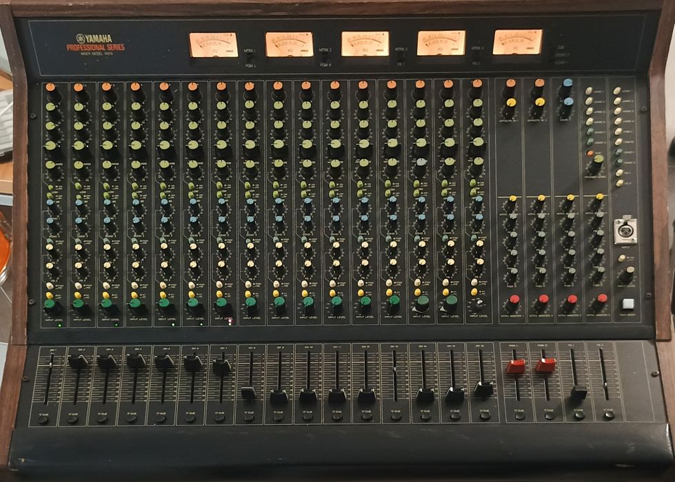 Mikser Yamaha m916 (neve, API, studer)
