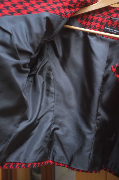 elegancki wełniany zimowy żakiet w czarno-czerwoną pepitkę retro wełna