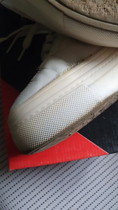 Отдам даром кроссовки для девочки