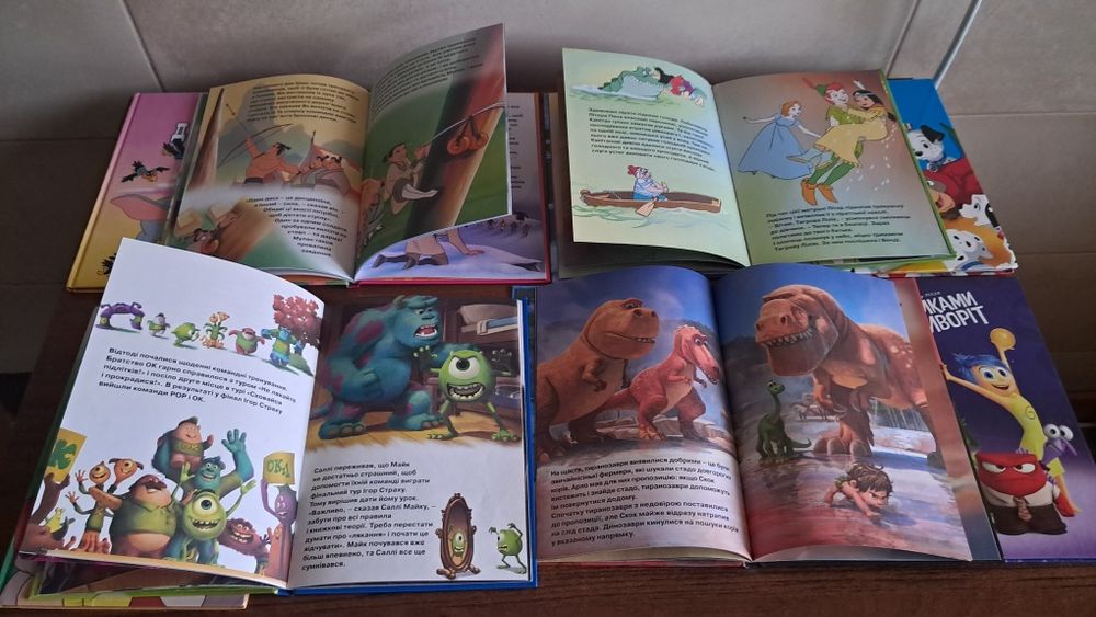 Дитячі книги Діснея.