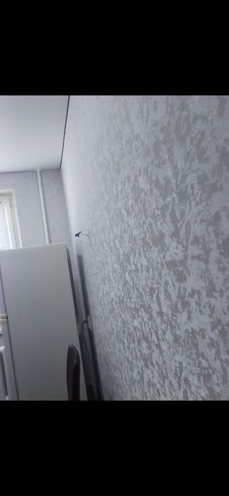 Обои с рисунком и без.