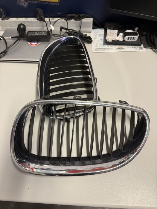 Grelhas frontais Originais BMW E60/E61 (OEM)