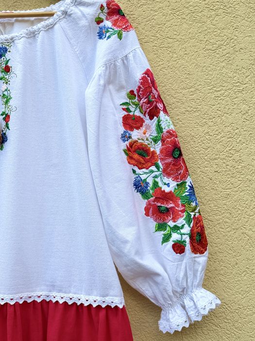 Продам вишиту сукню