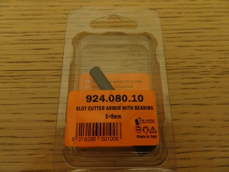 CMT Trzpień z łożyskiem do frezów piłkowych L=61 LB=26 S=8 924.080.10