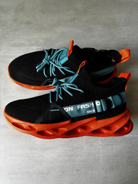 Кросівки нові 42 р.