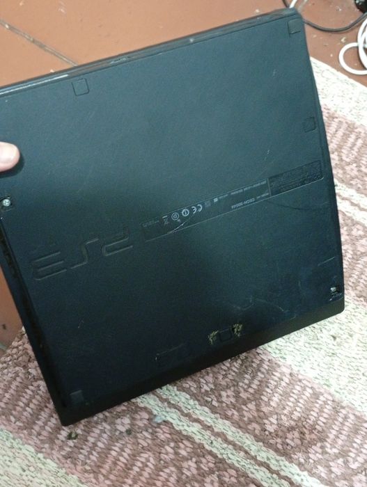 PS3 com avaria para retirar pecas