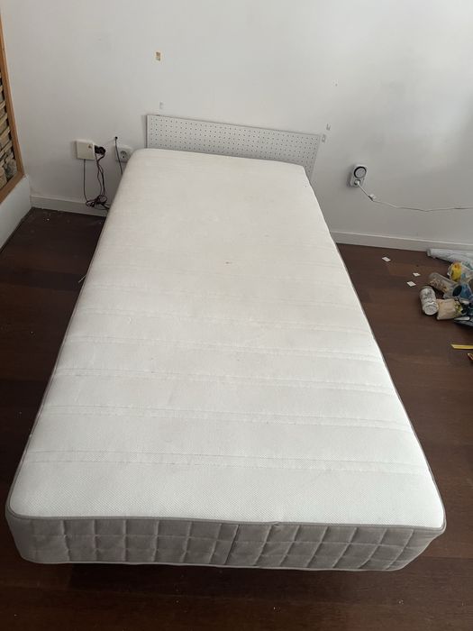 Estrado e colchao Ikea