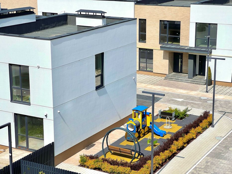 Продам з наповненням 4х к. таунхаус 104 кв.м. з власним підвалом.