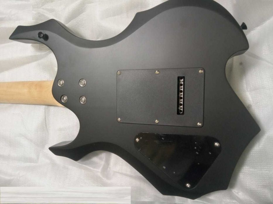 Электрогитара в стиле готика, heavy metall