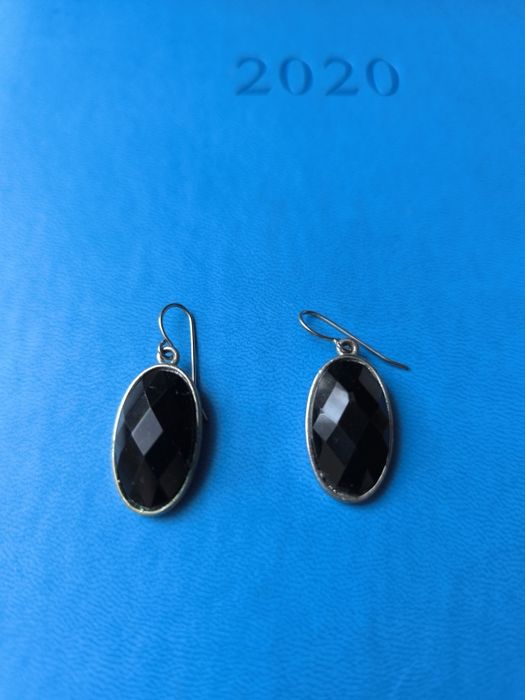 Сережки, серьги черные