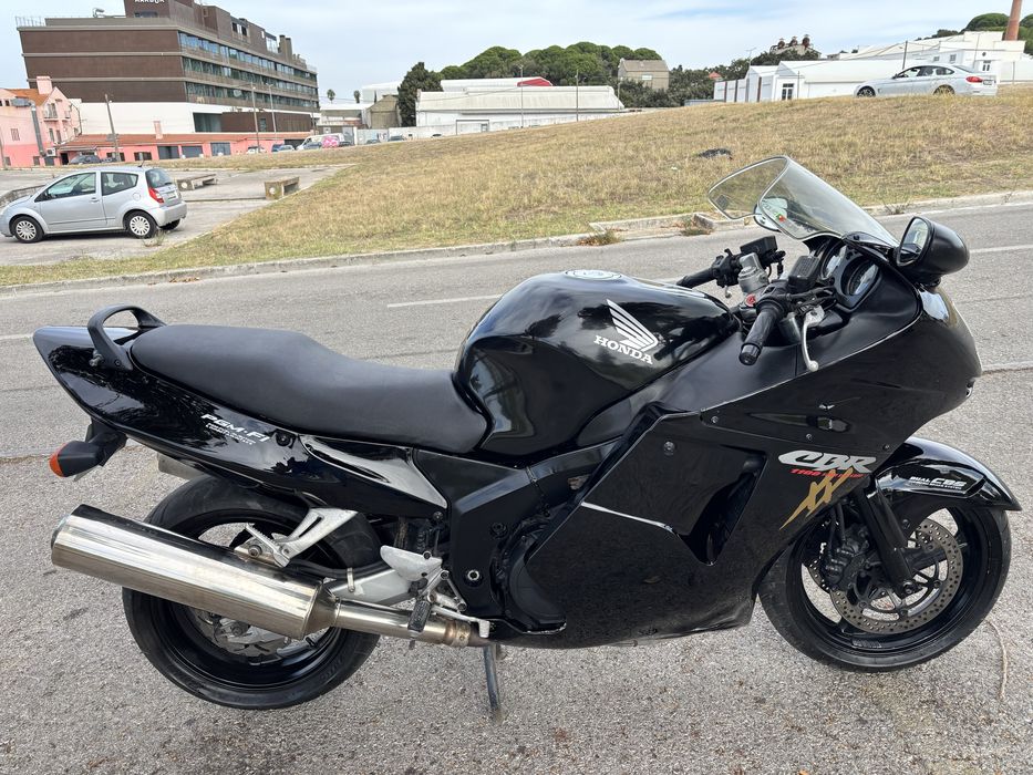 Vendo cbr 1100 xx  97