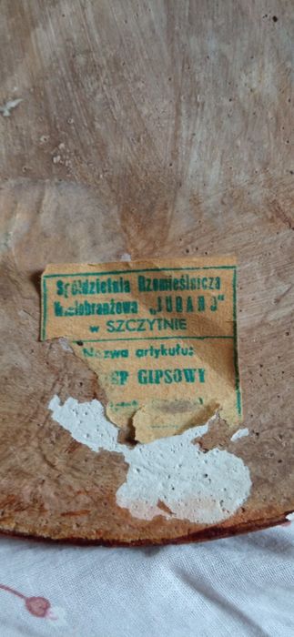 Obraz, stara płaskorzeźba z gipsu z czasów PRL-u. Rybak