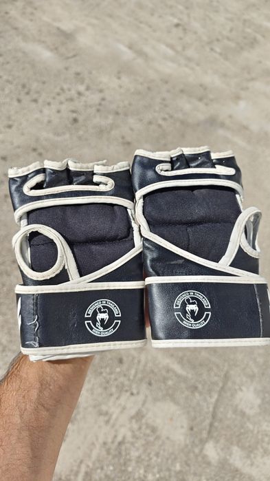 Luvas Venum para treinos MMA