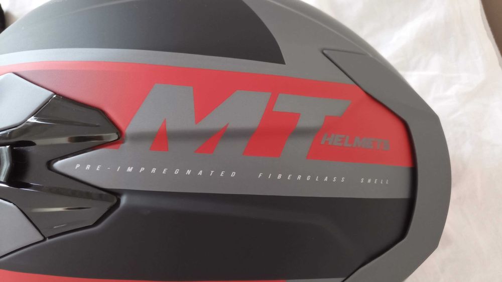 Capacete MT Cinzento