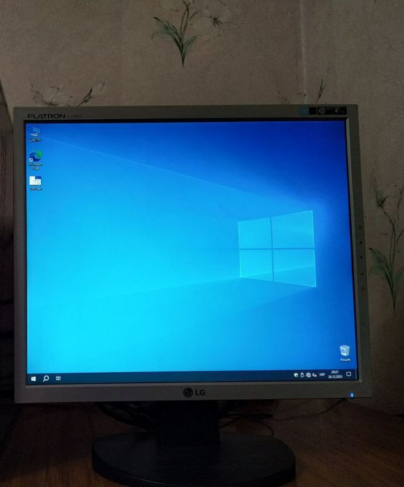 Core2quad q9300/8gb ddr2/512video/320 gb hdd + монітор