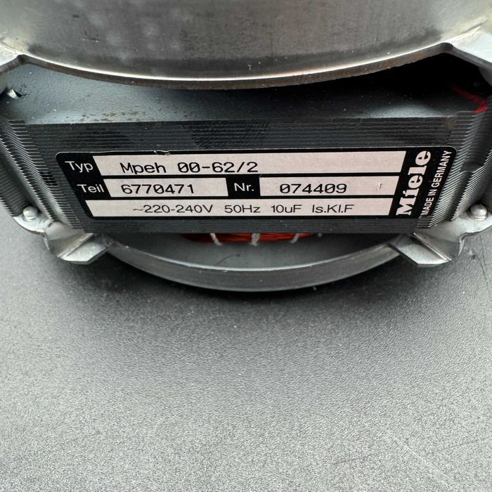 Silnik pompy myjącej zmywarki Miele