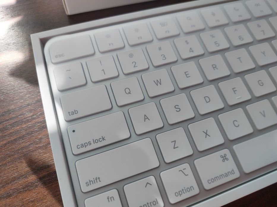 Nowa Apple Klawiatura Magic Keyboard z Touch ID (USB‑C to Lighting) – QWERTY
