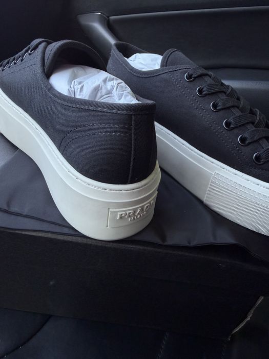 Prada прада кеди снікери 38 розмір 24,5 см устілка в наявності lux