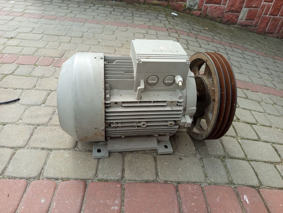 Silnik elektryczny układ dachlandera  Siemens 3.3 KW/14 KW