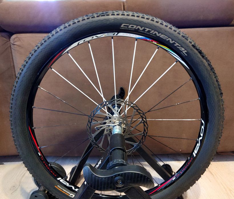 2x Obręcze Specialized Roval 26" + opony Continental Race King